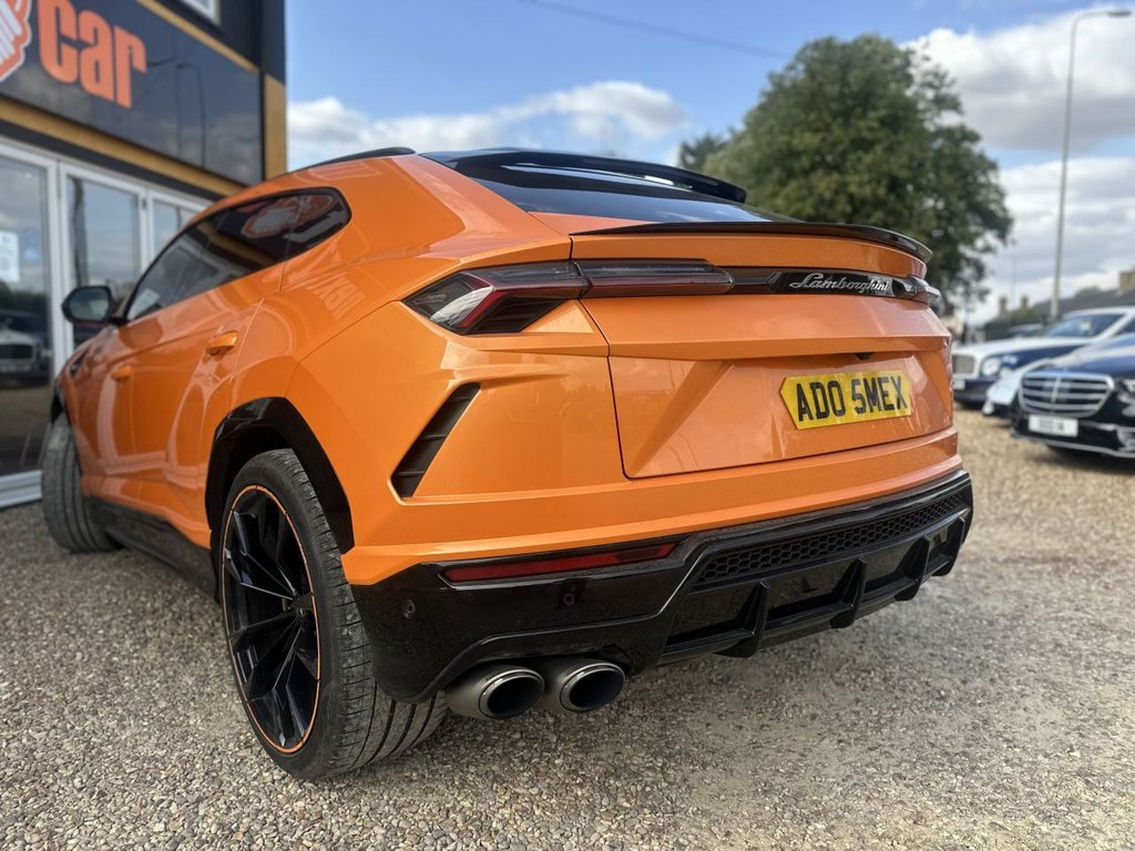 Lamborghini URUS