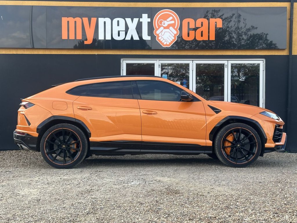 Lamborghini URUS