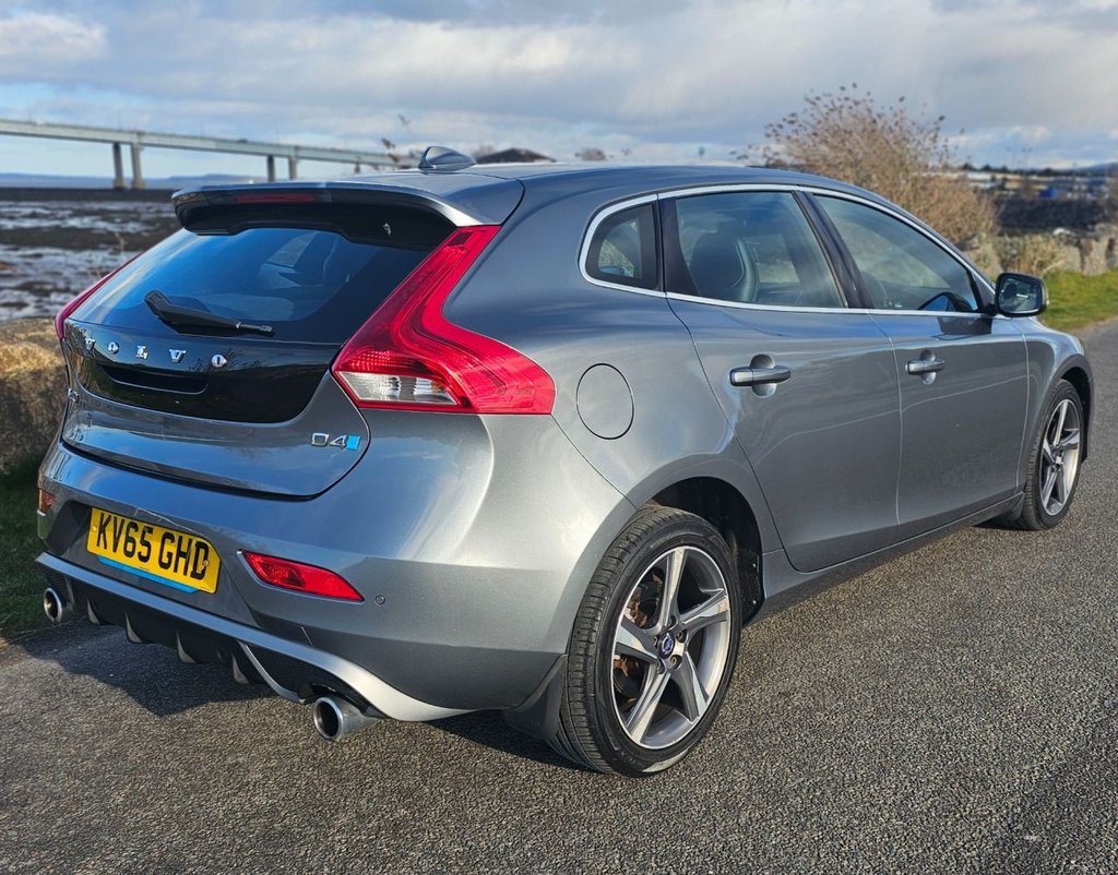 Volvo V40