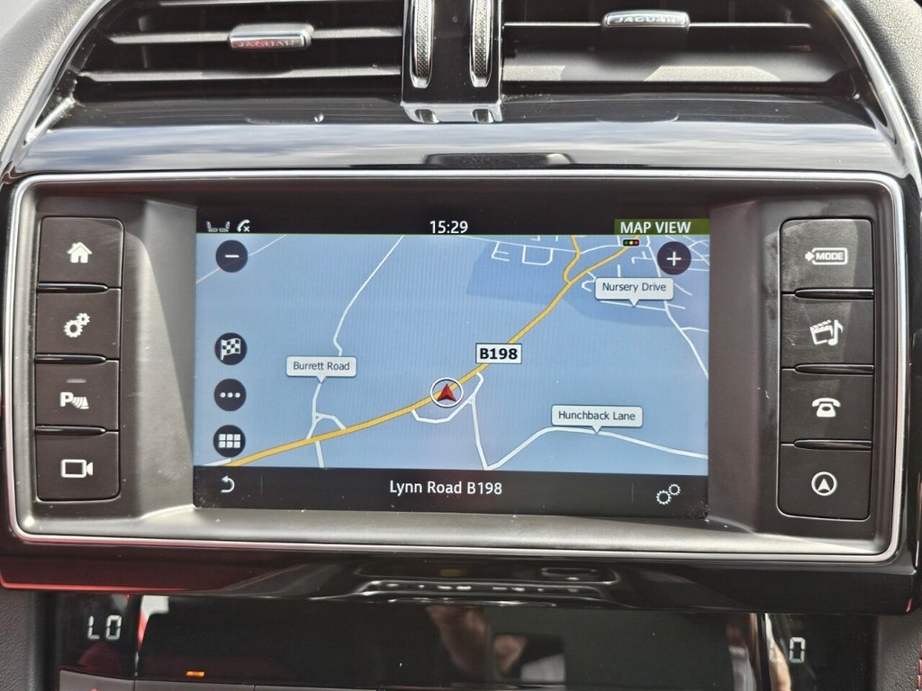 Jaguar F Pace