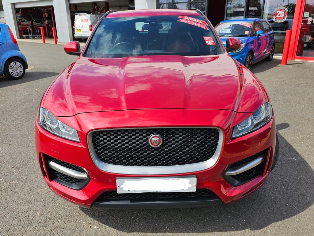 Jaguar F Pace