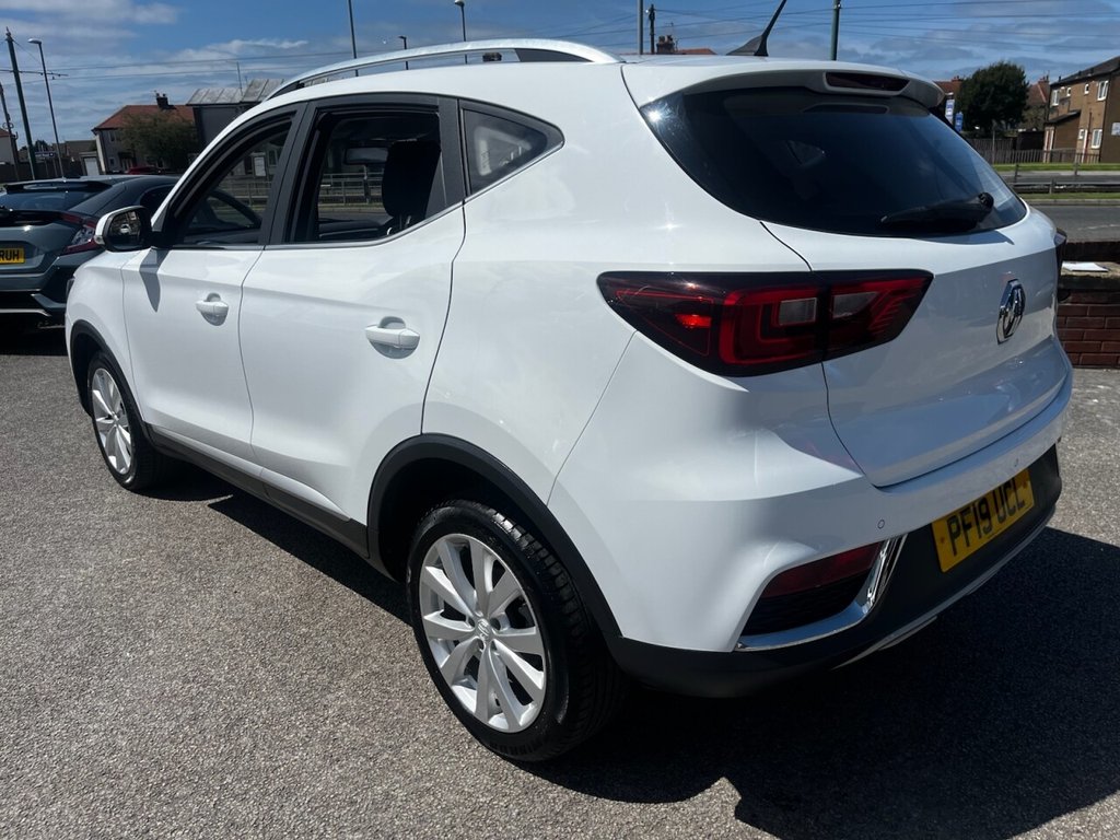 MG ZS