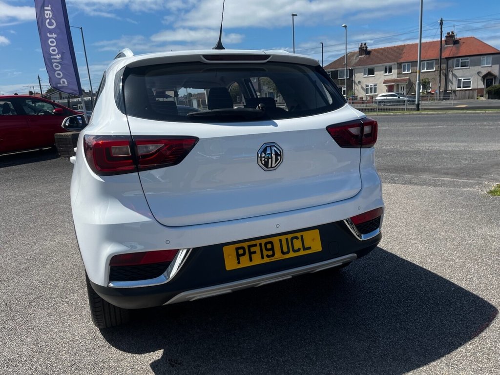 MG ZS