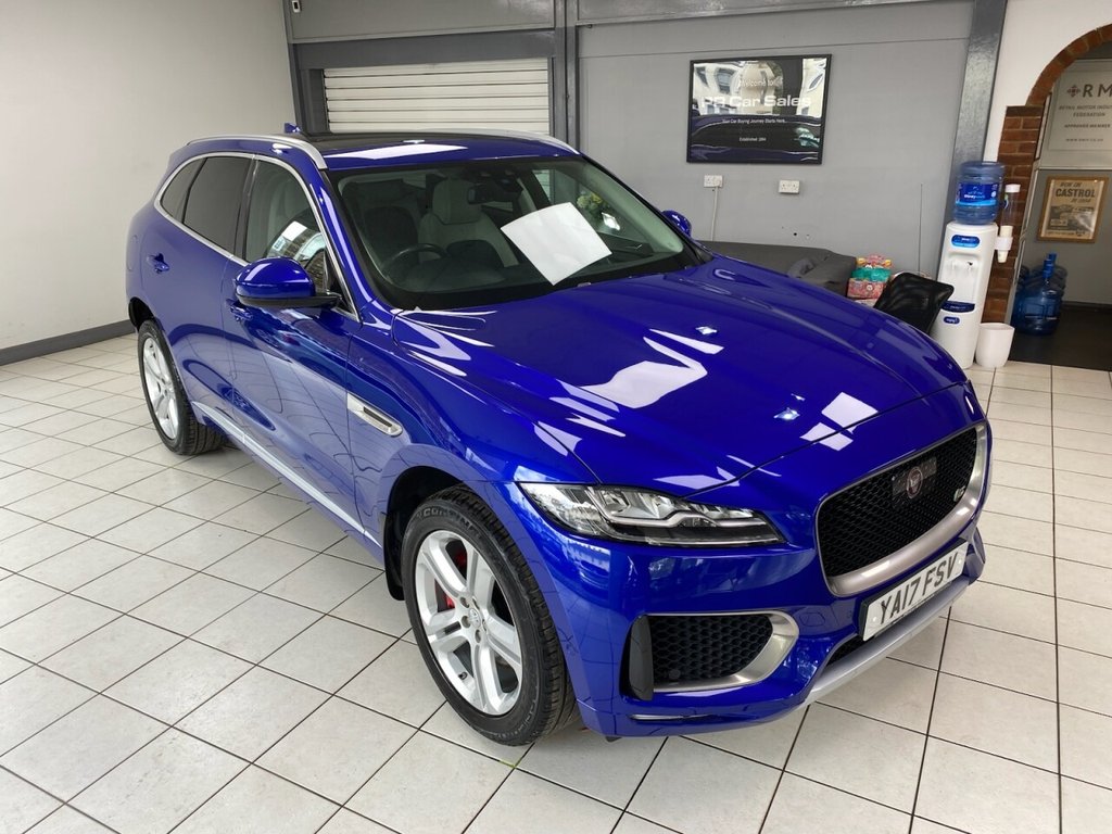Jaguar F Pace