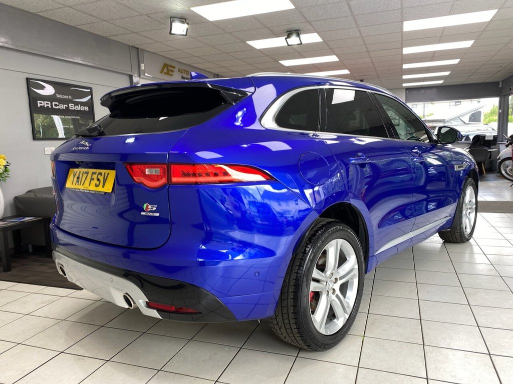 Jaguar F Pace