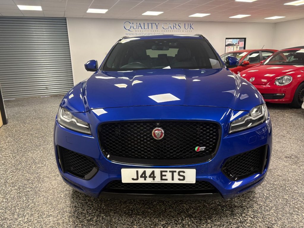 Jaguar F Pace