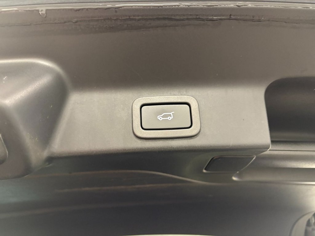 Jaguar F Pace