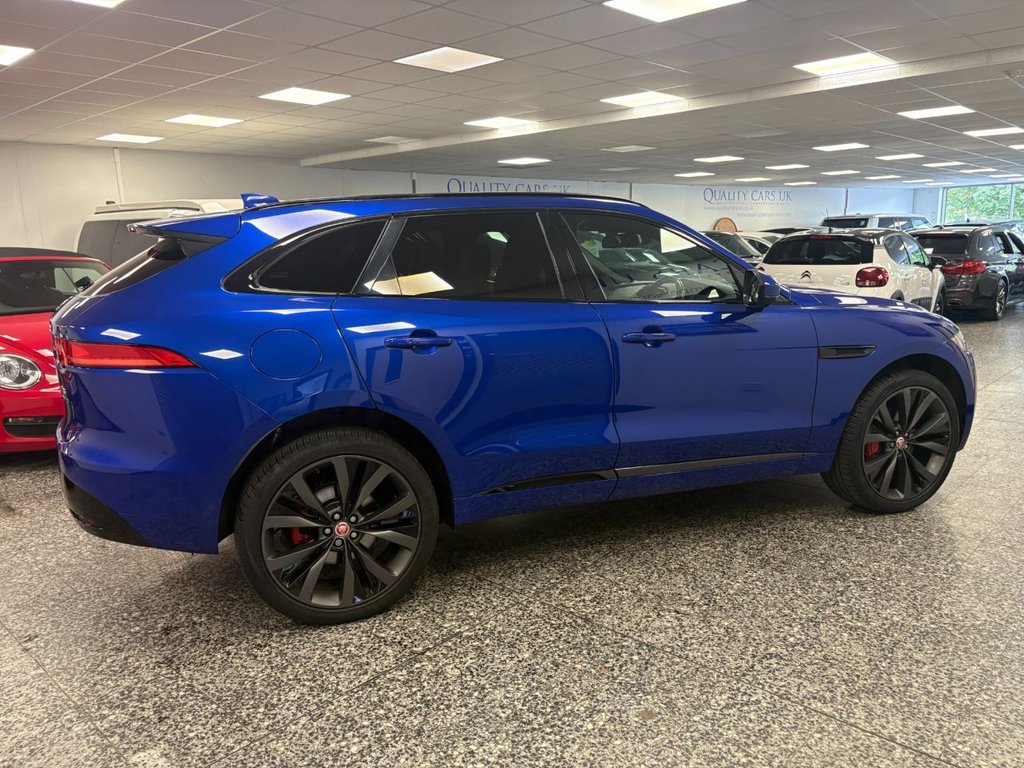 Jaguar F Pace