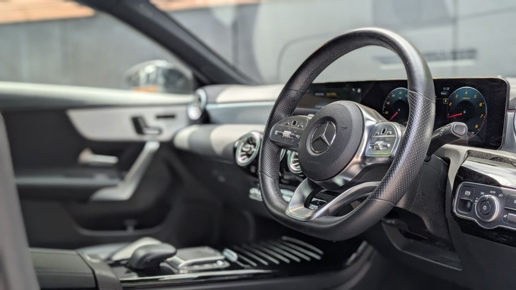 Mercedes Benz CLA