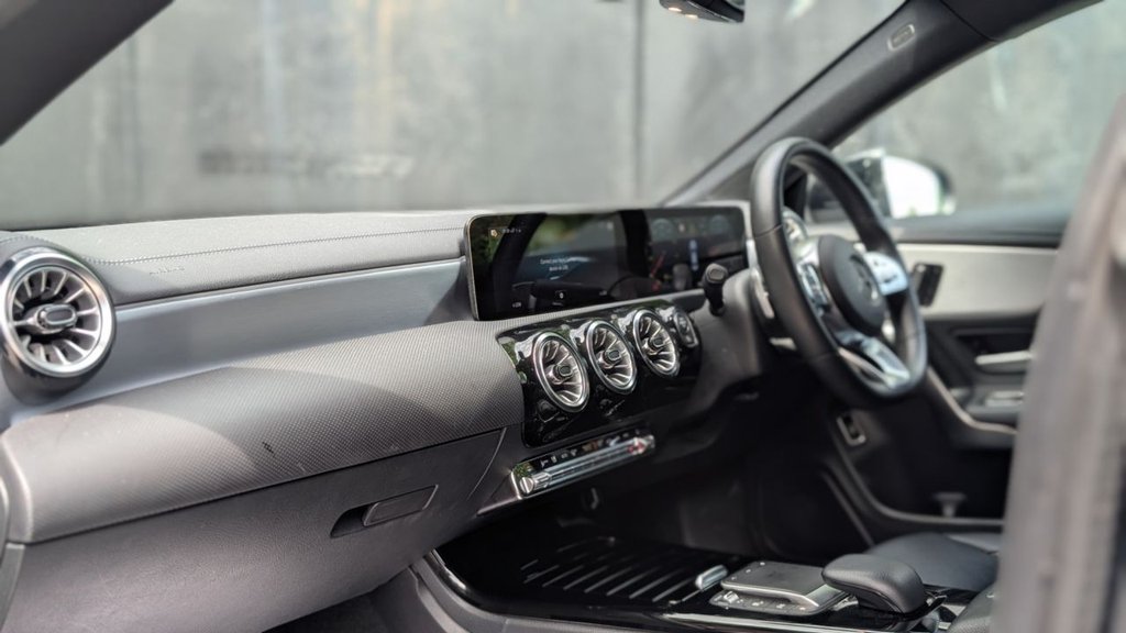Mercedes Benz CLA