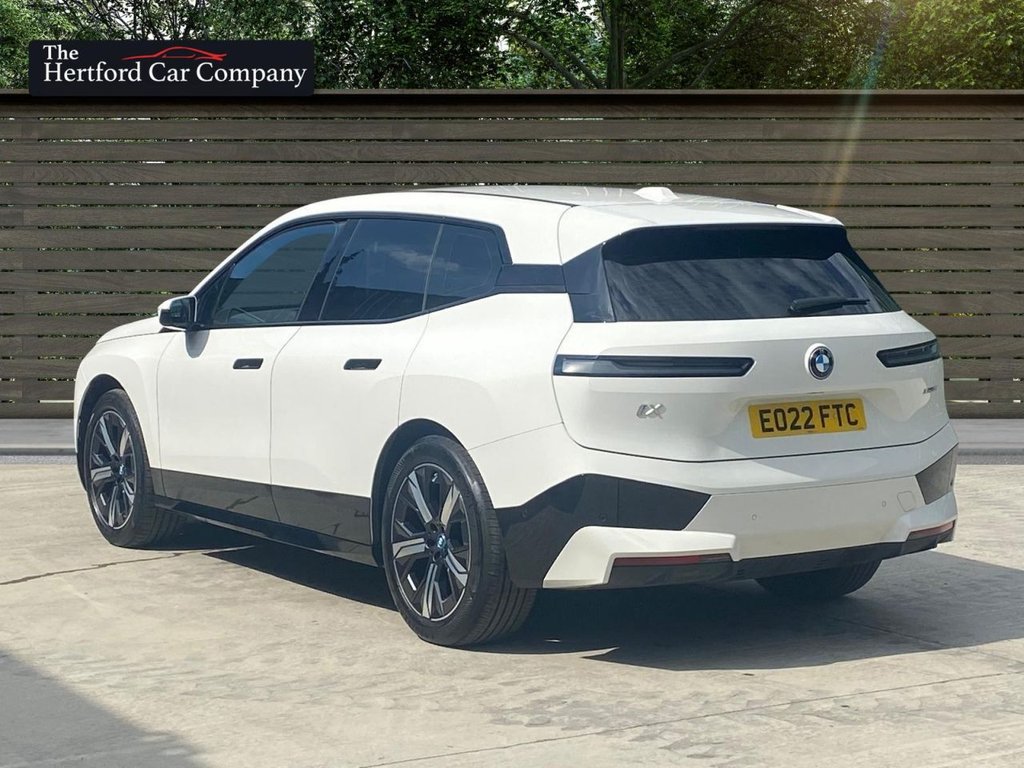 BMW iX