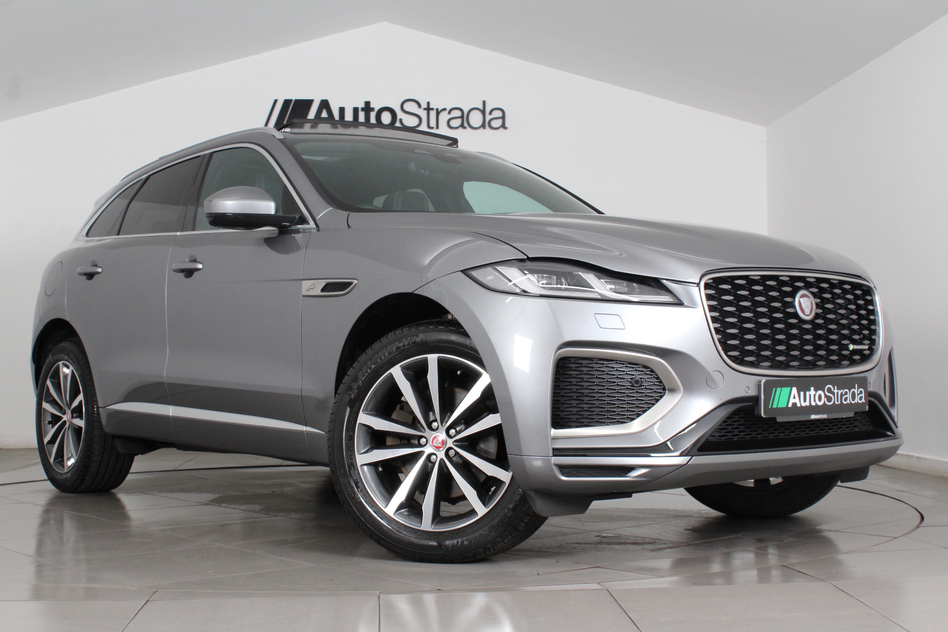 Jaguar F Pace