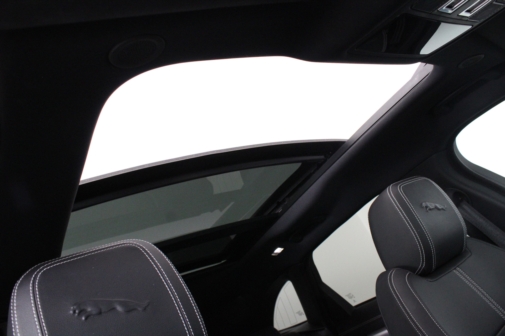 Jaguar F Pace