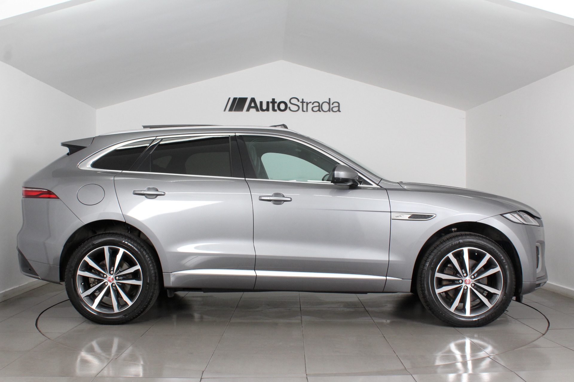 Jaguar F Pace