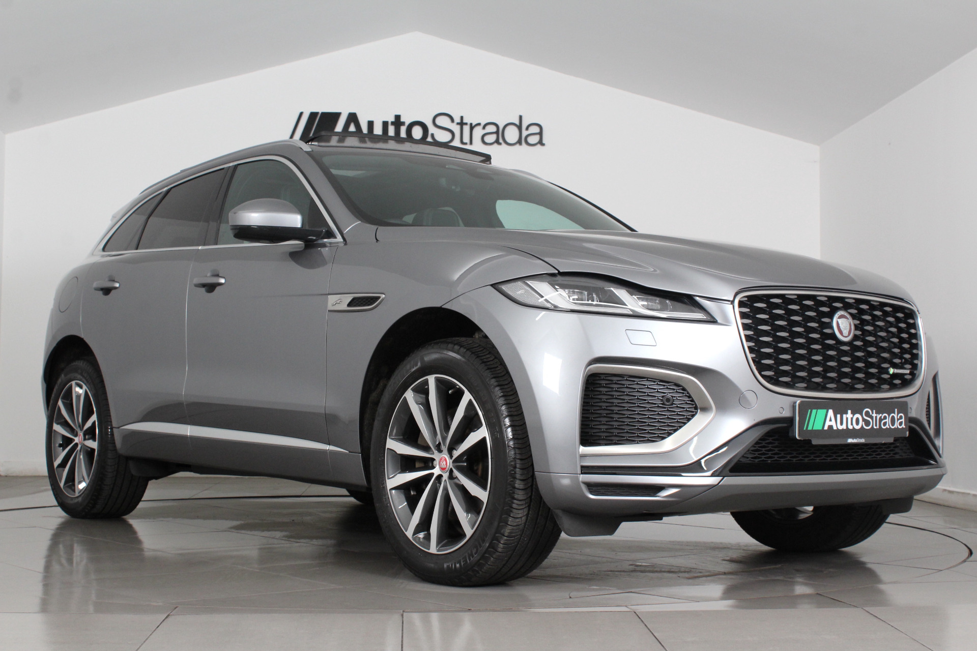 Jaguar F Pace