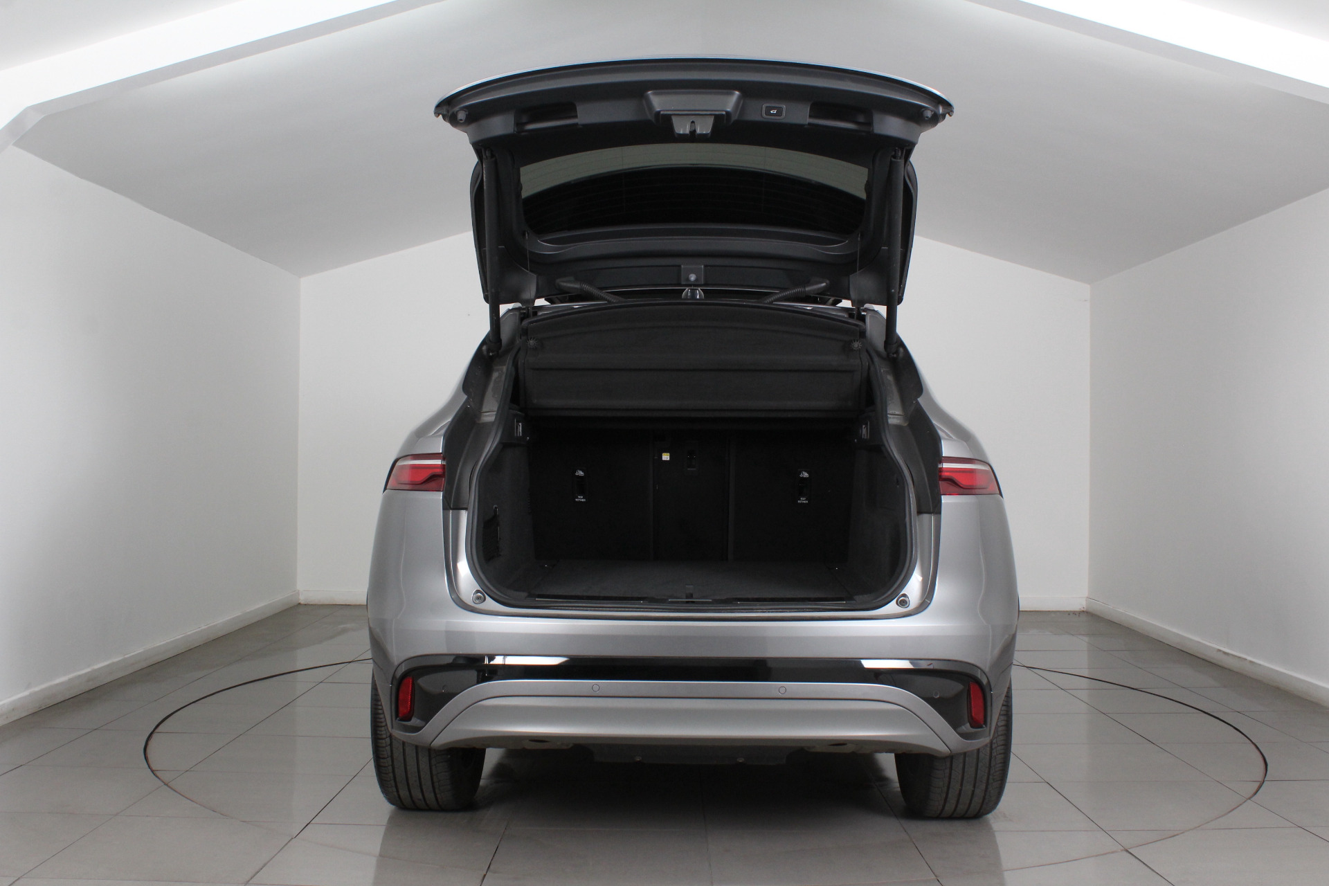 Jaguar F Pace