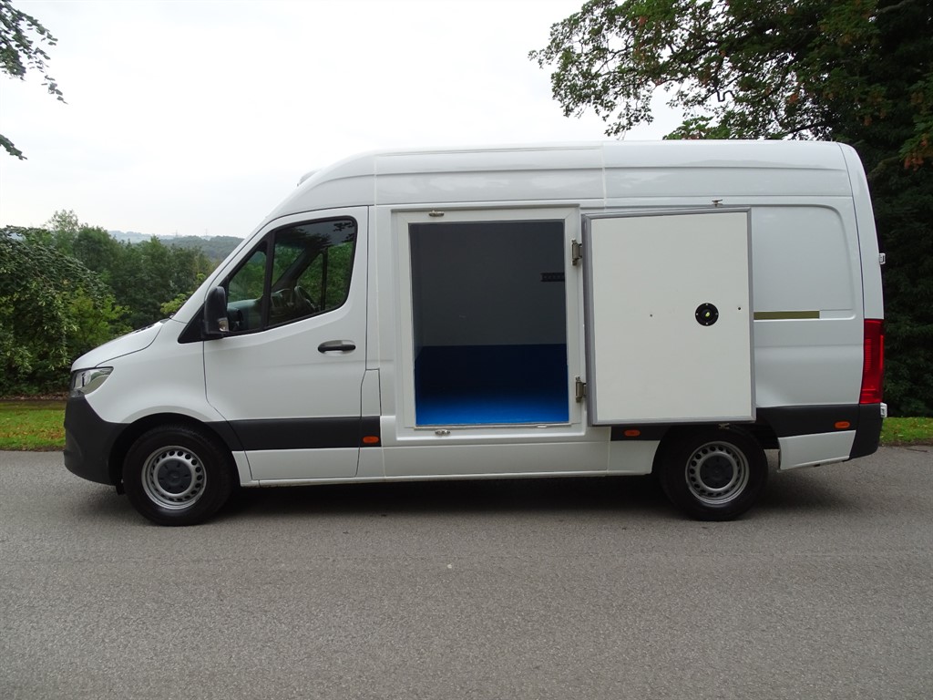 Mercedes Benz Sprinter
