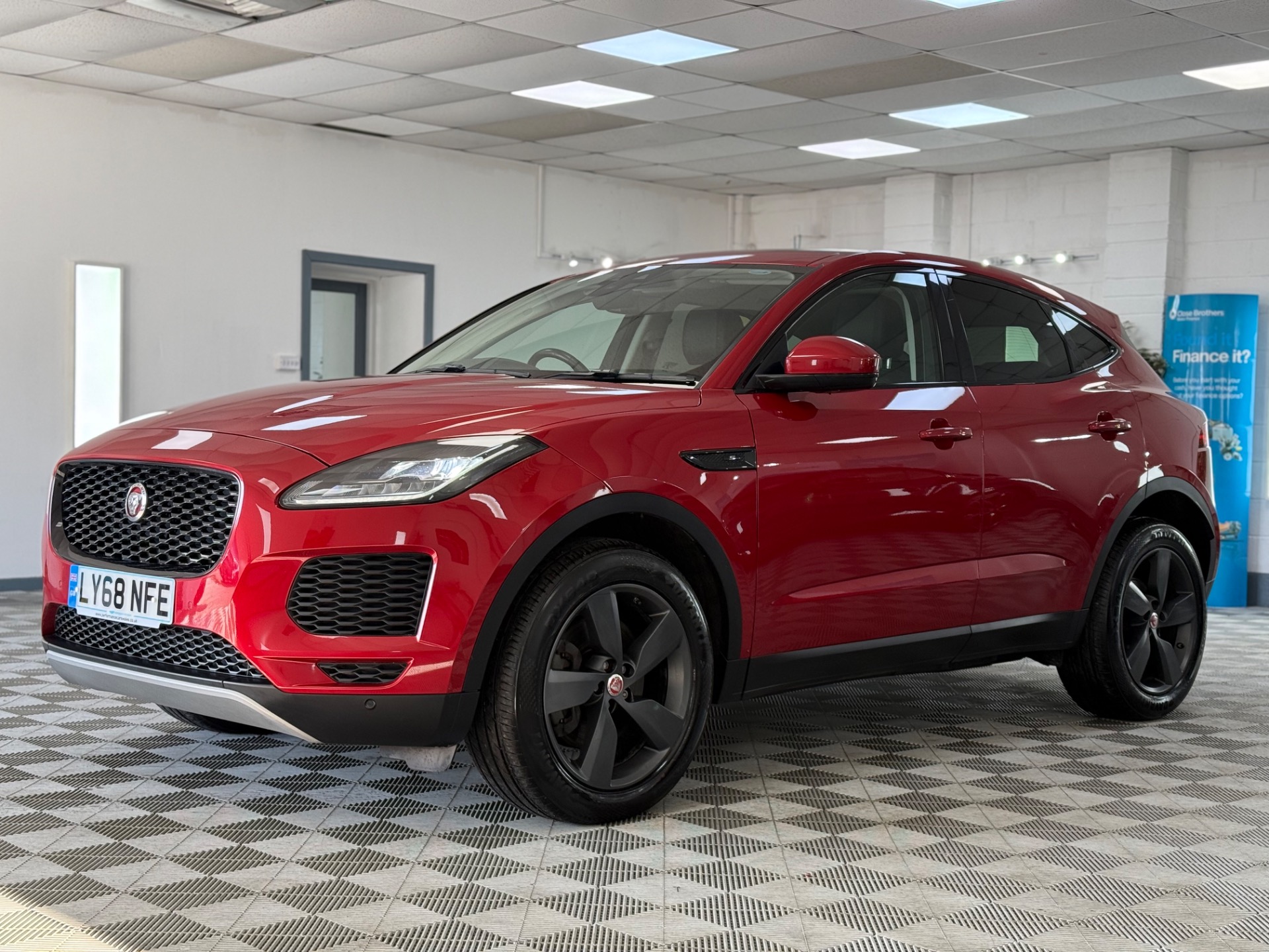 Jaguar E Pace