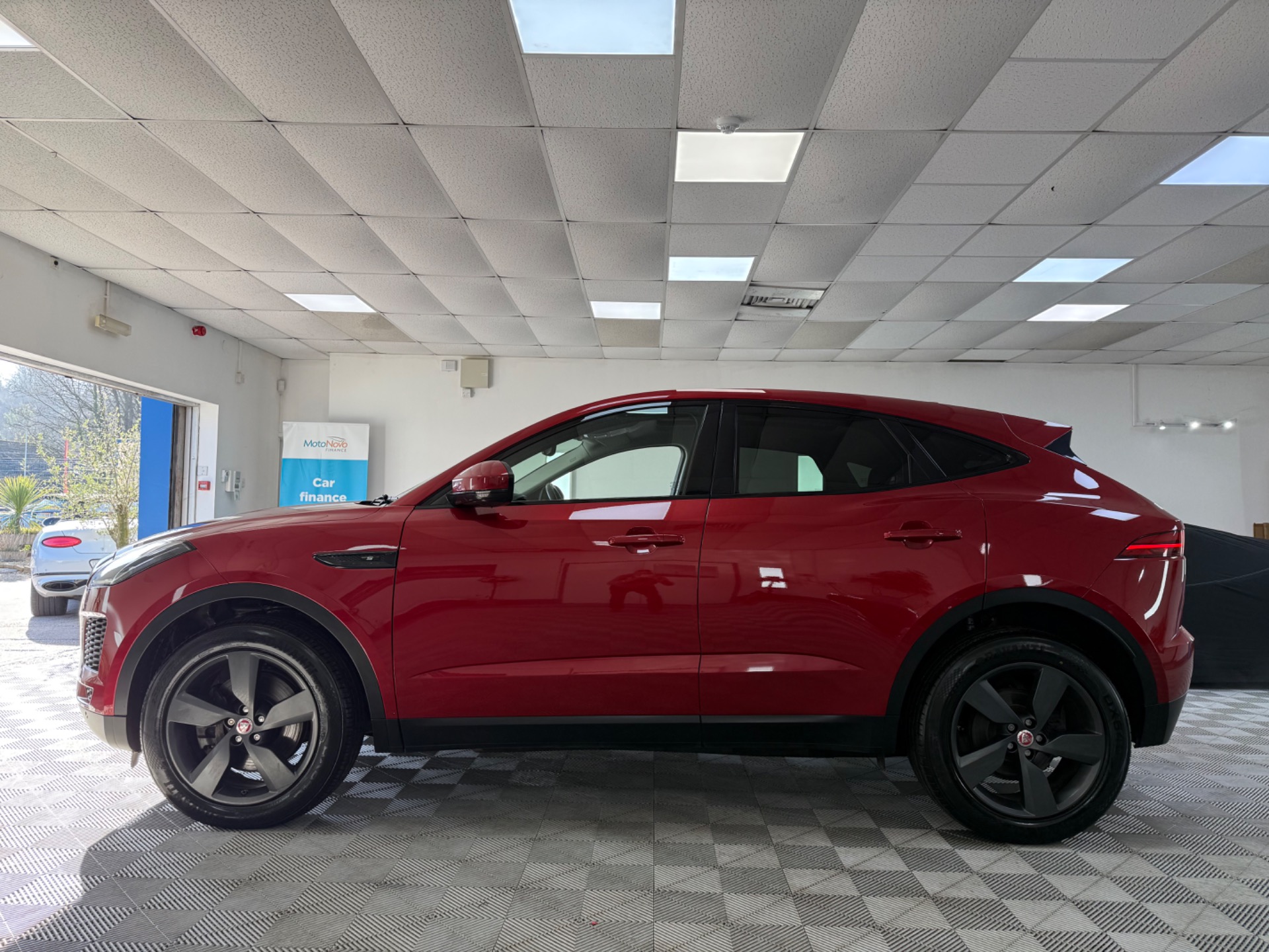 Jaguar E Pace