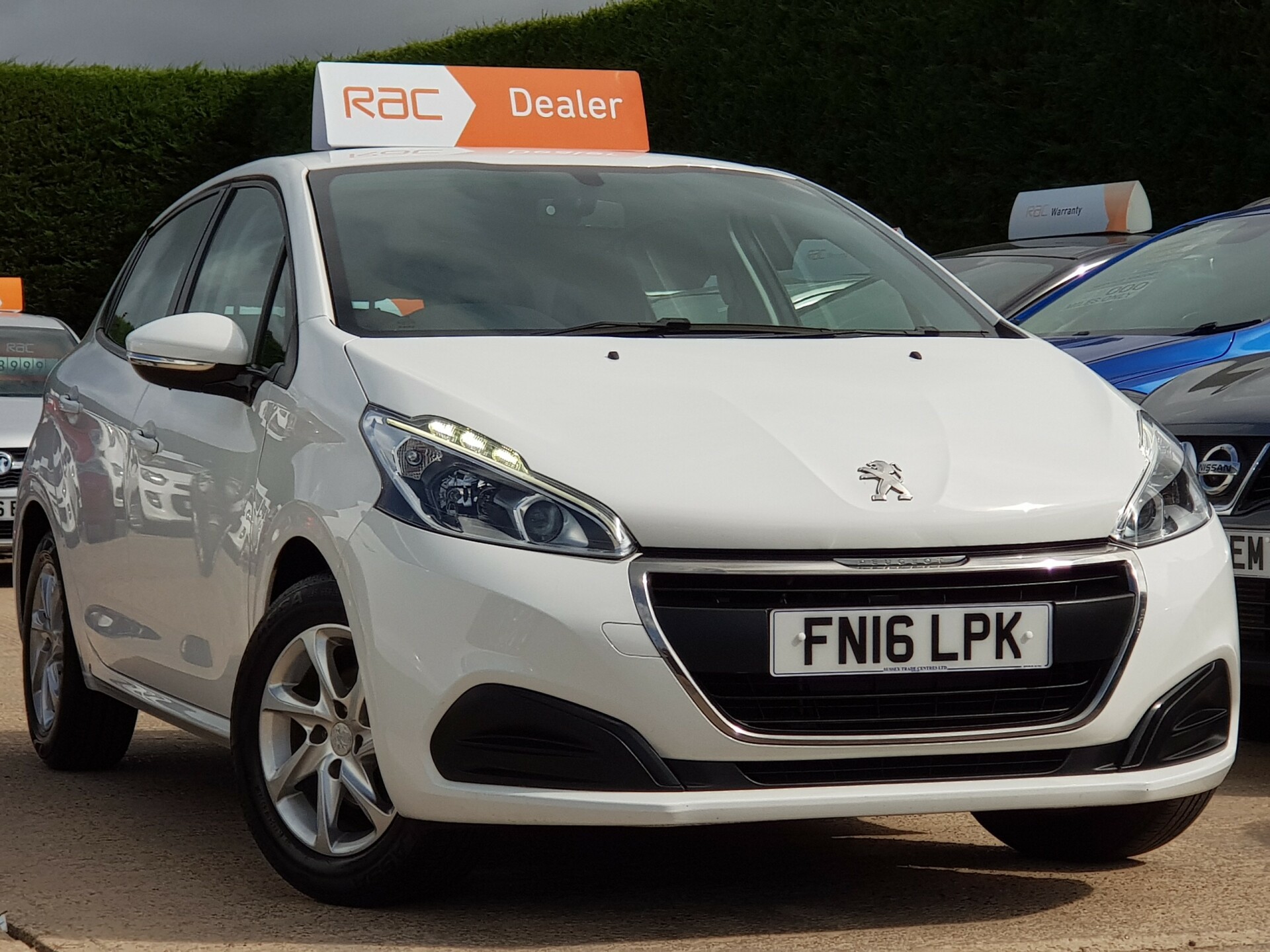 Peugeot 208