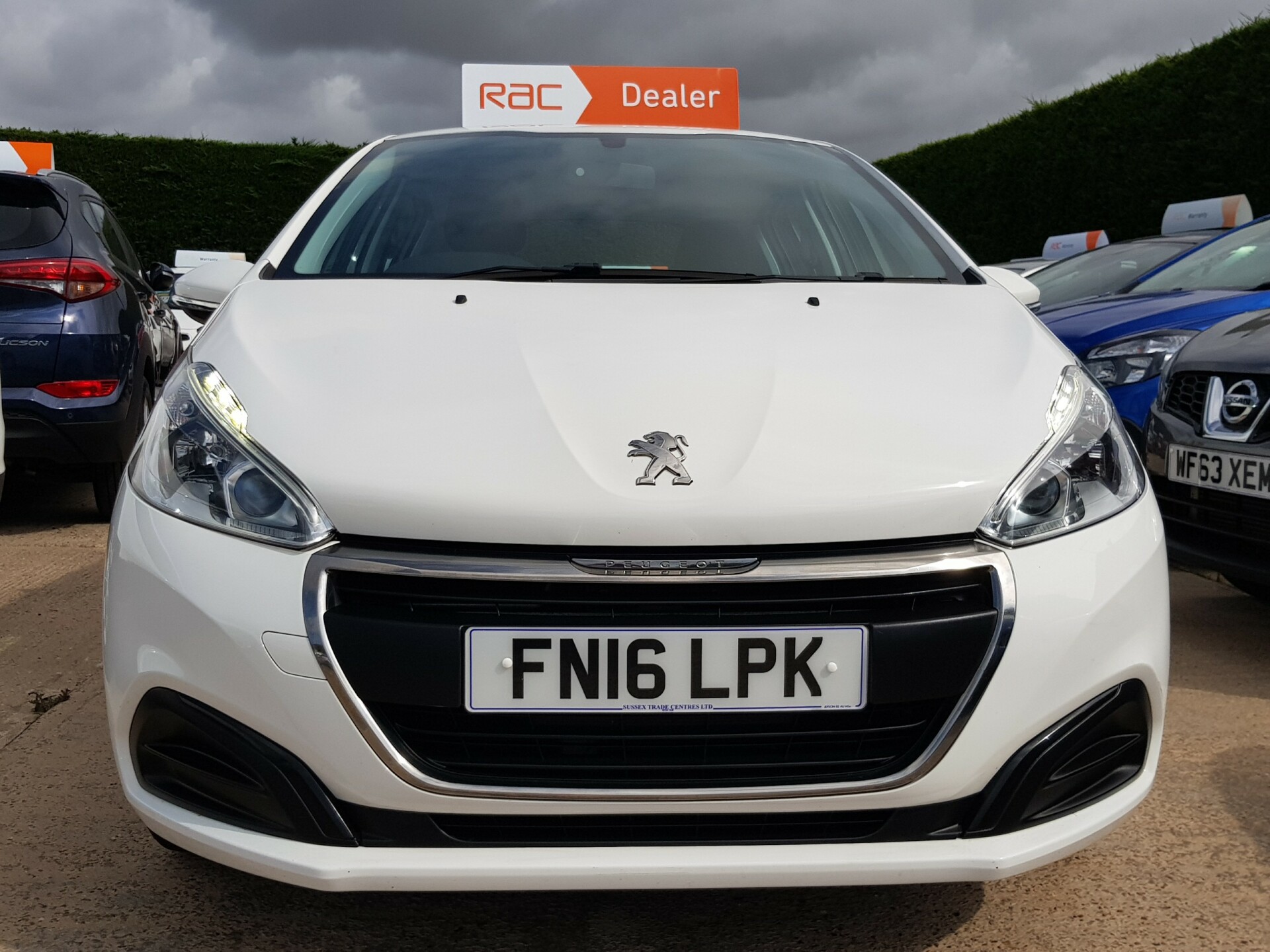 Peugeot 208