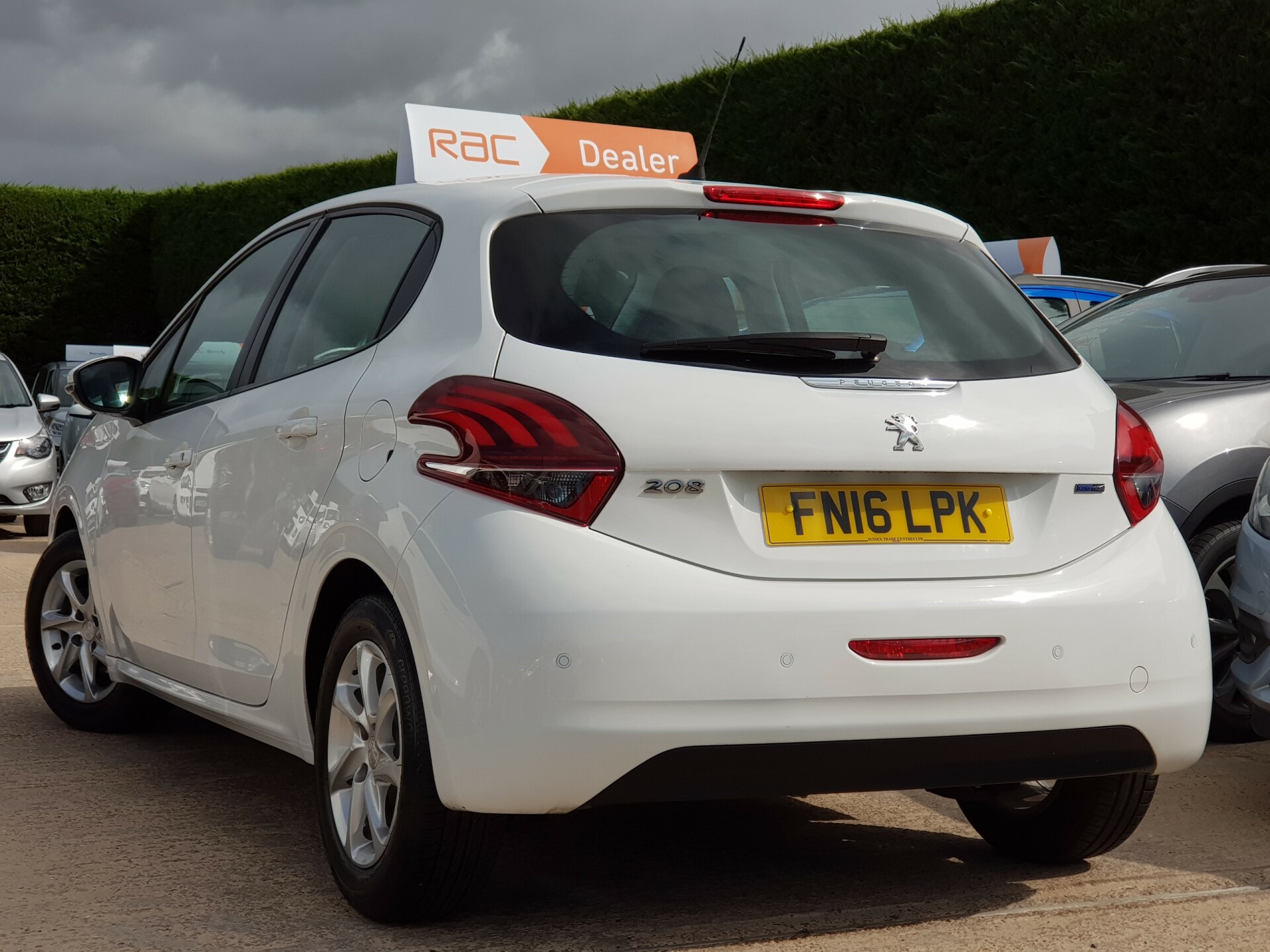 Peugeot 208