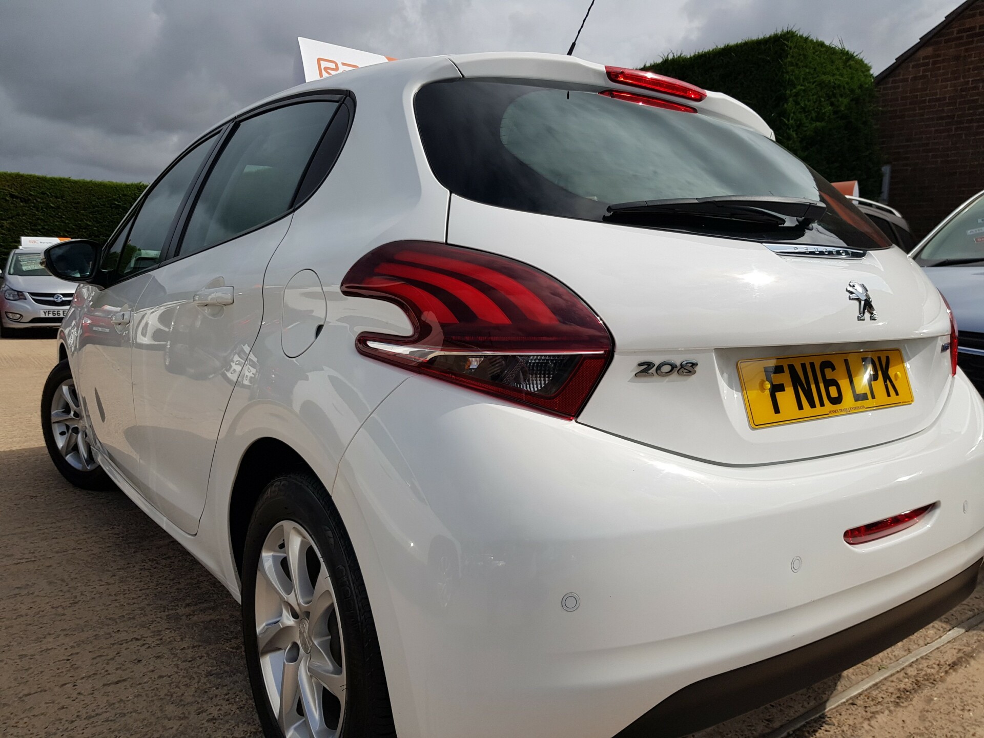 Peugeot 208