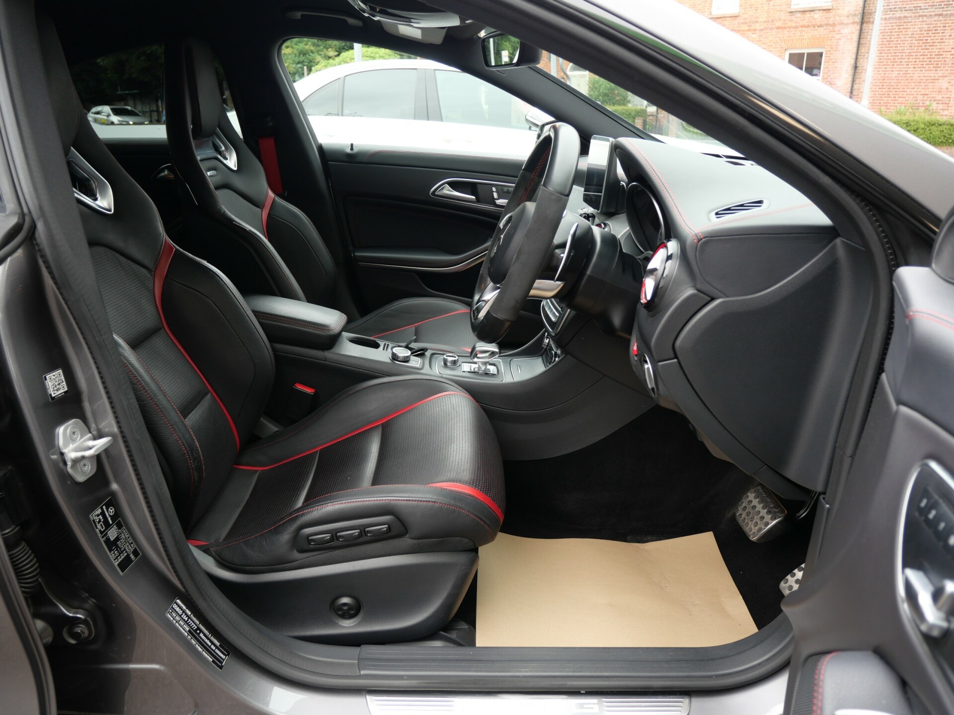 Mercedes Benz CLA