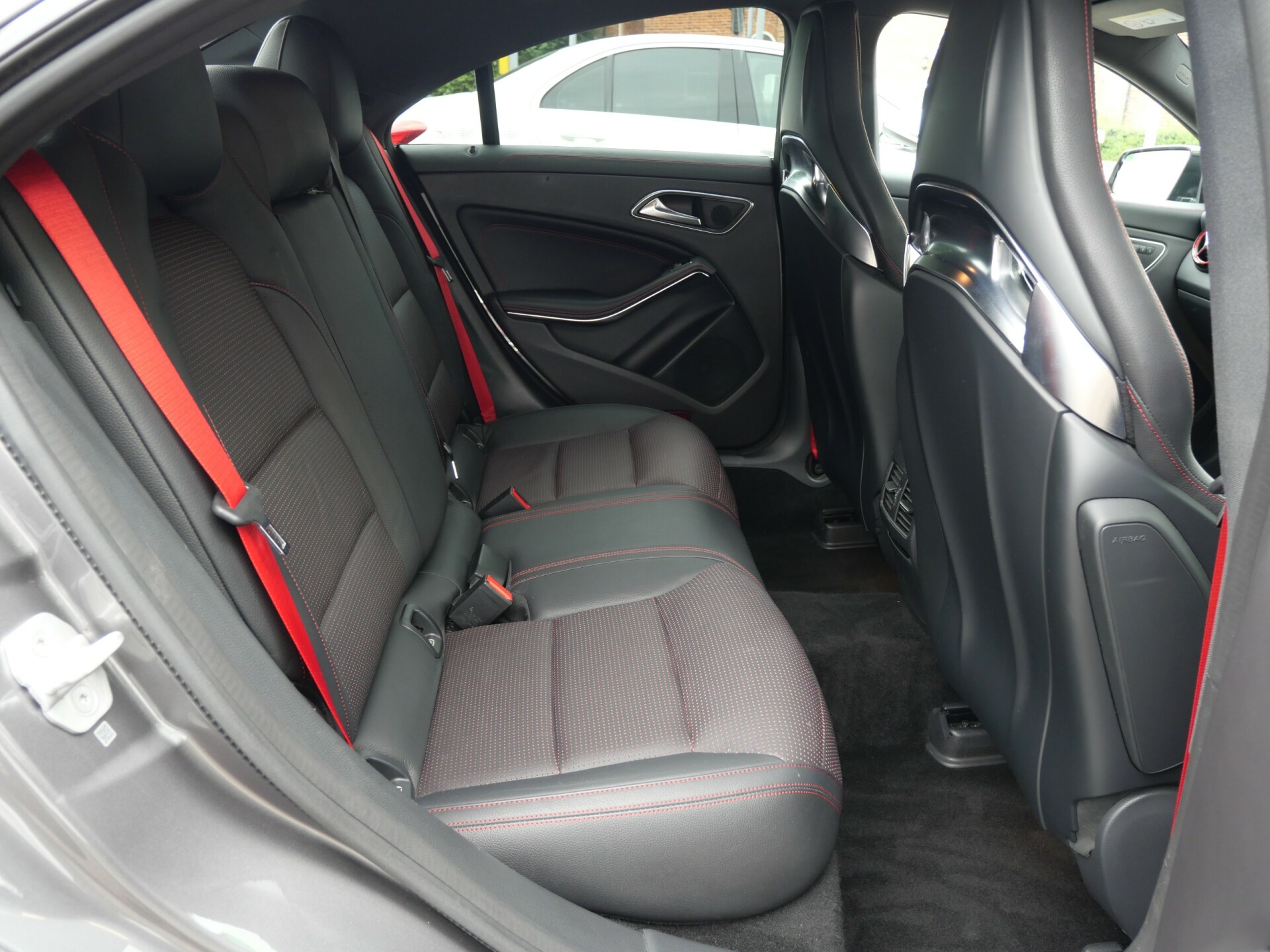 Mercedes Benz CLA