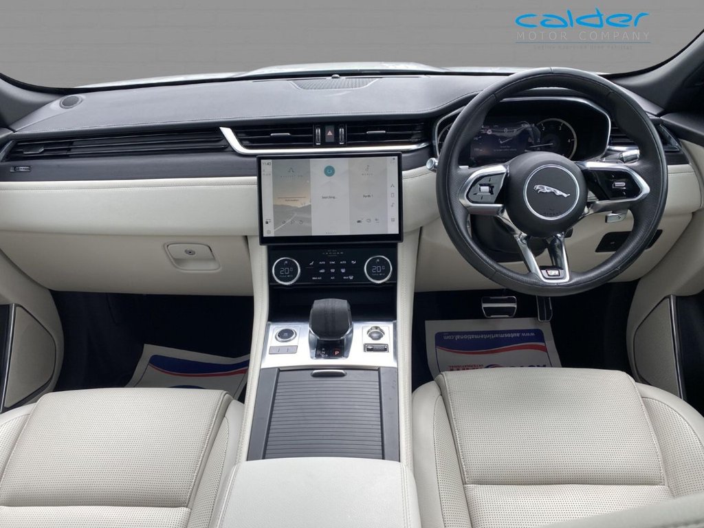 Jaguar F Pace