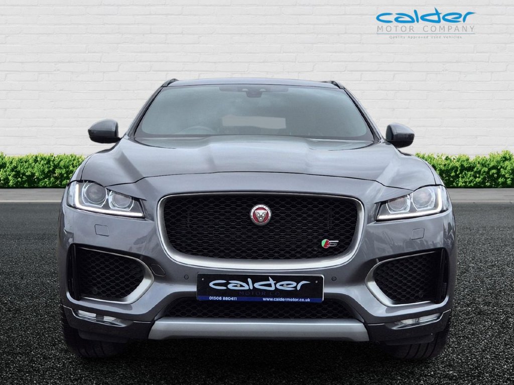 Jaguar F Pace
