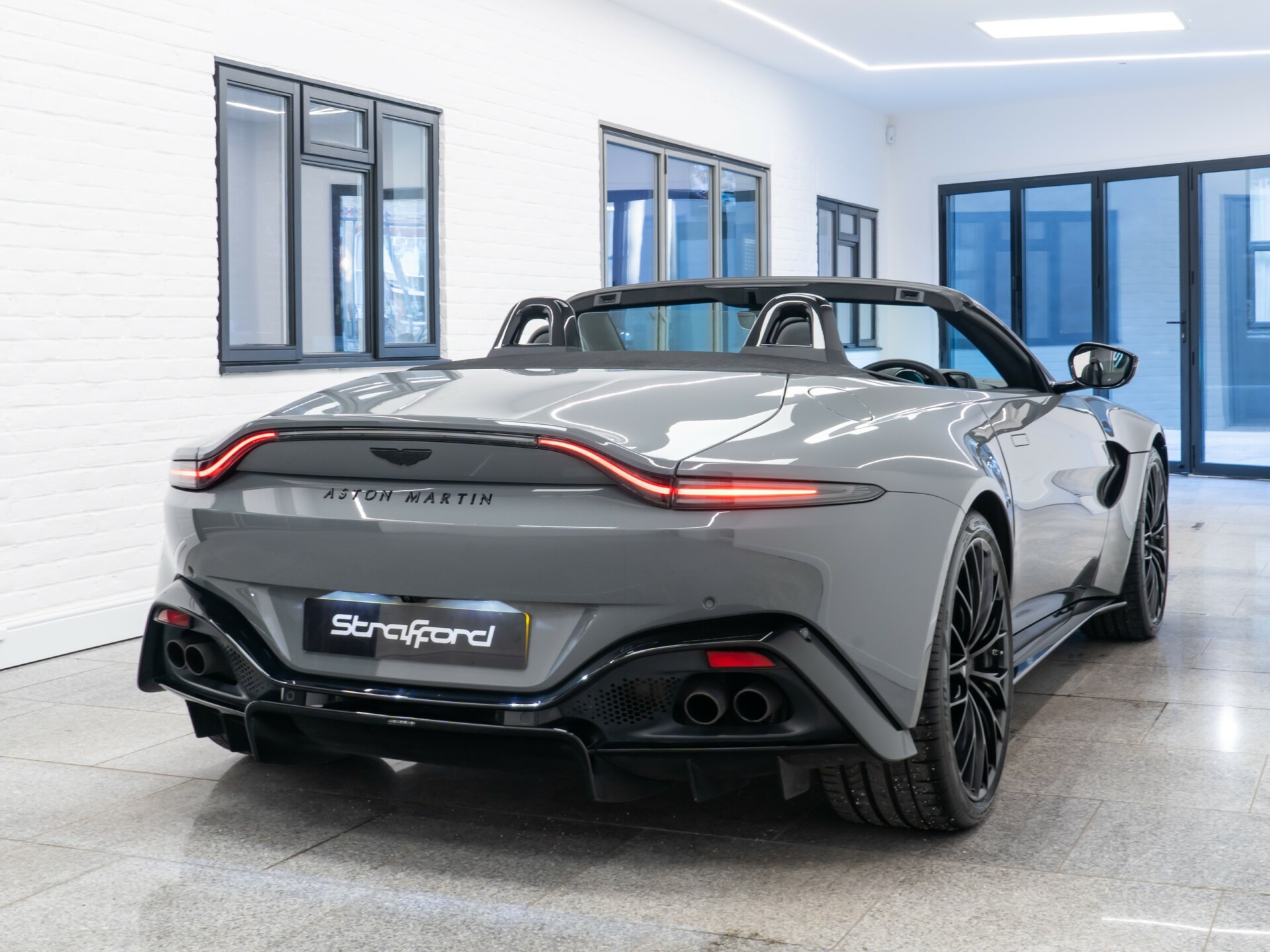Aston Martin Vantage