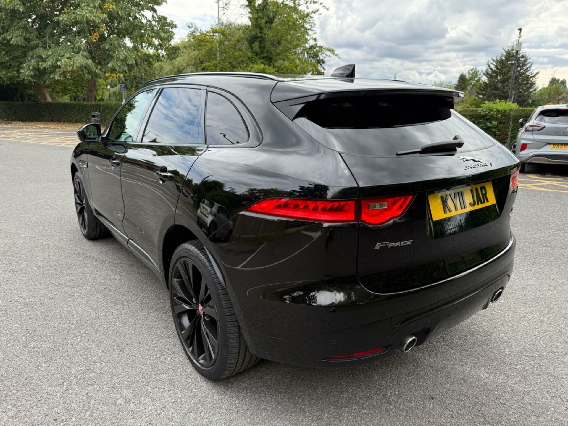 Jaguar F Pace