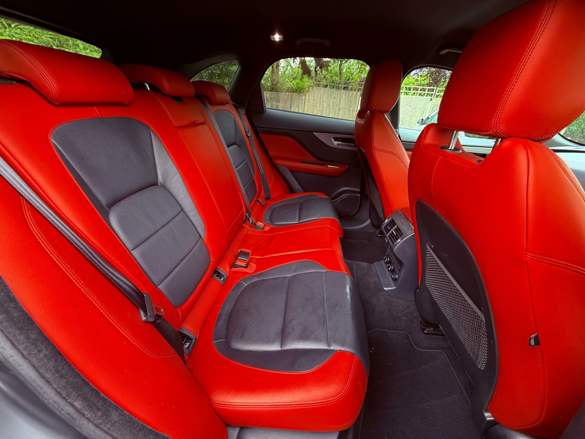 Jaguar F Pace