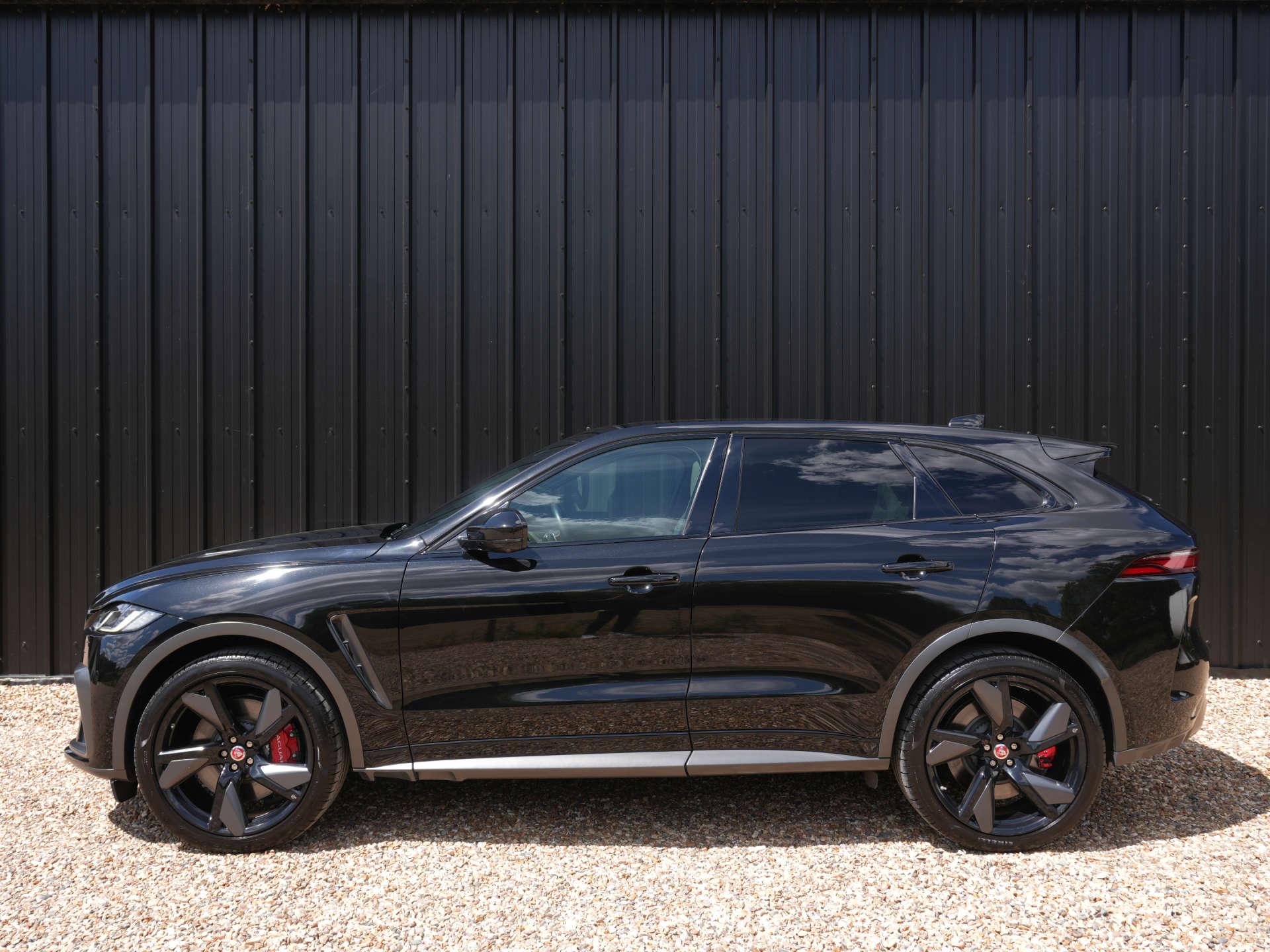 Jaguar F Pace