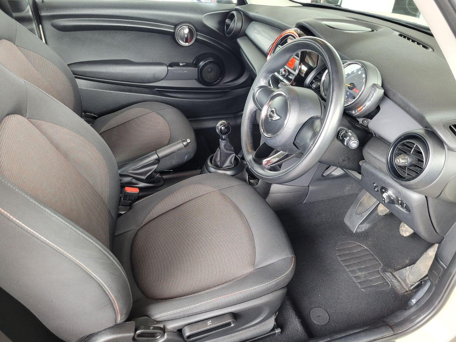 MINI Hatch