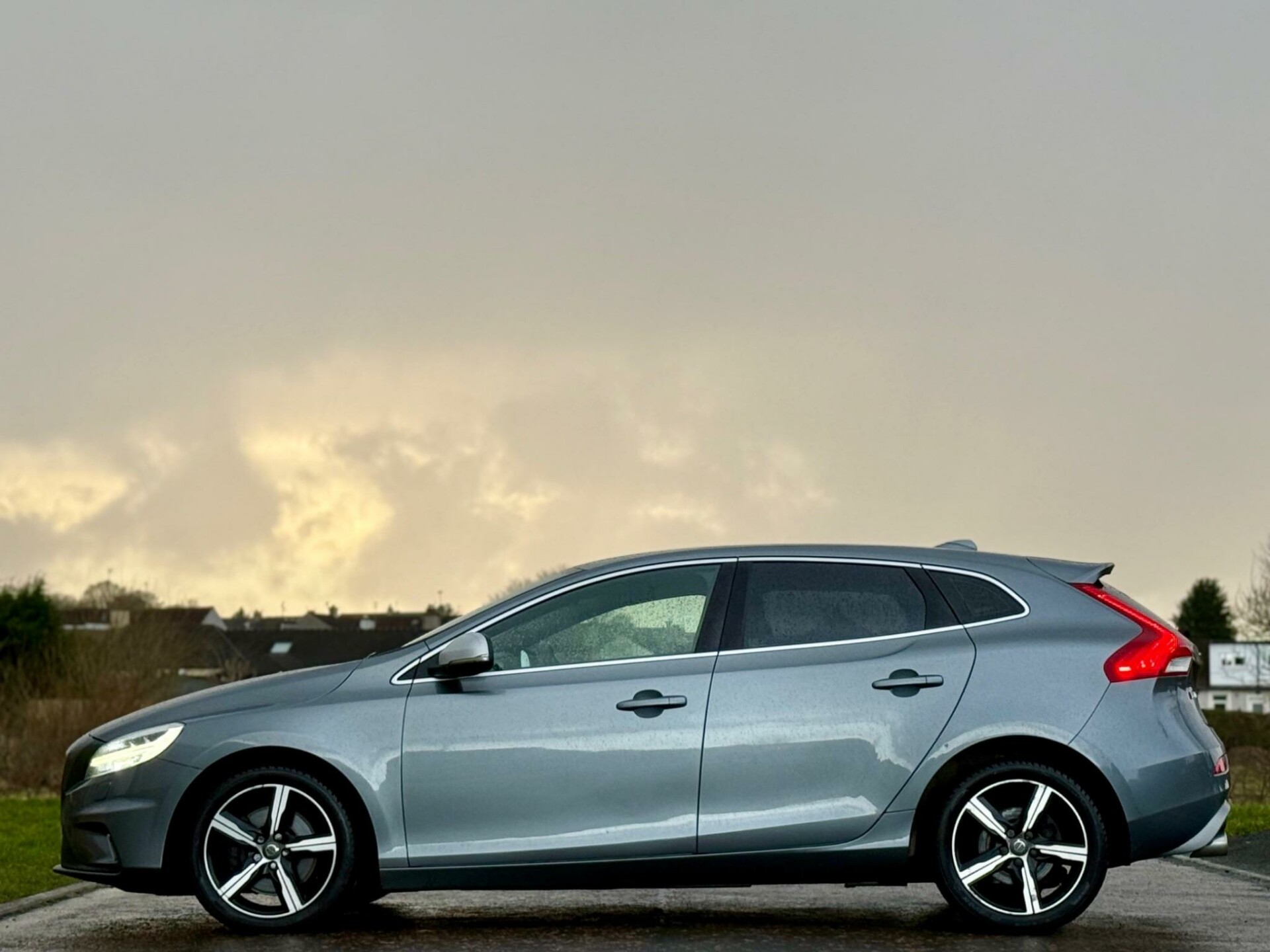 Volvo V40