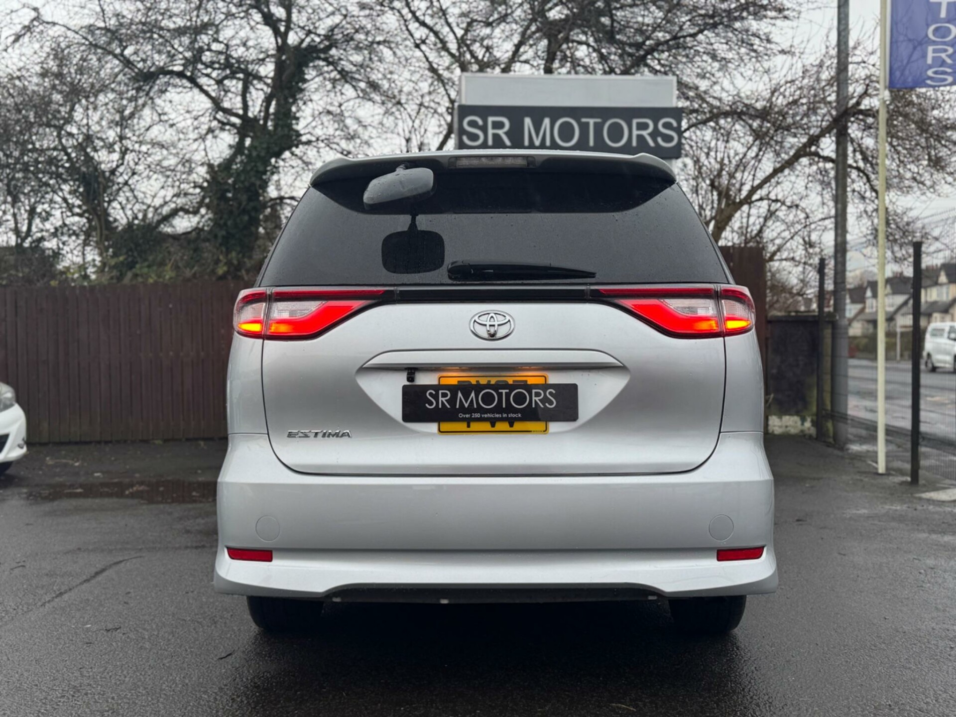 Toyota Estima
