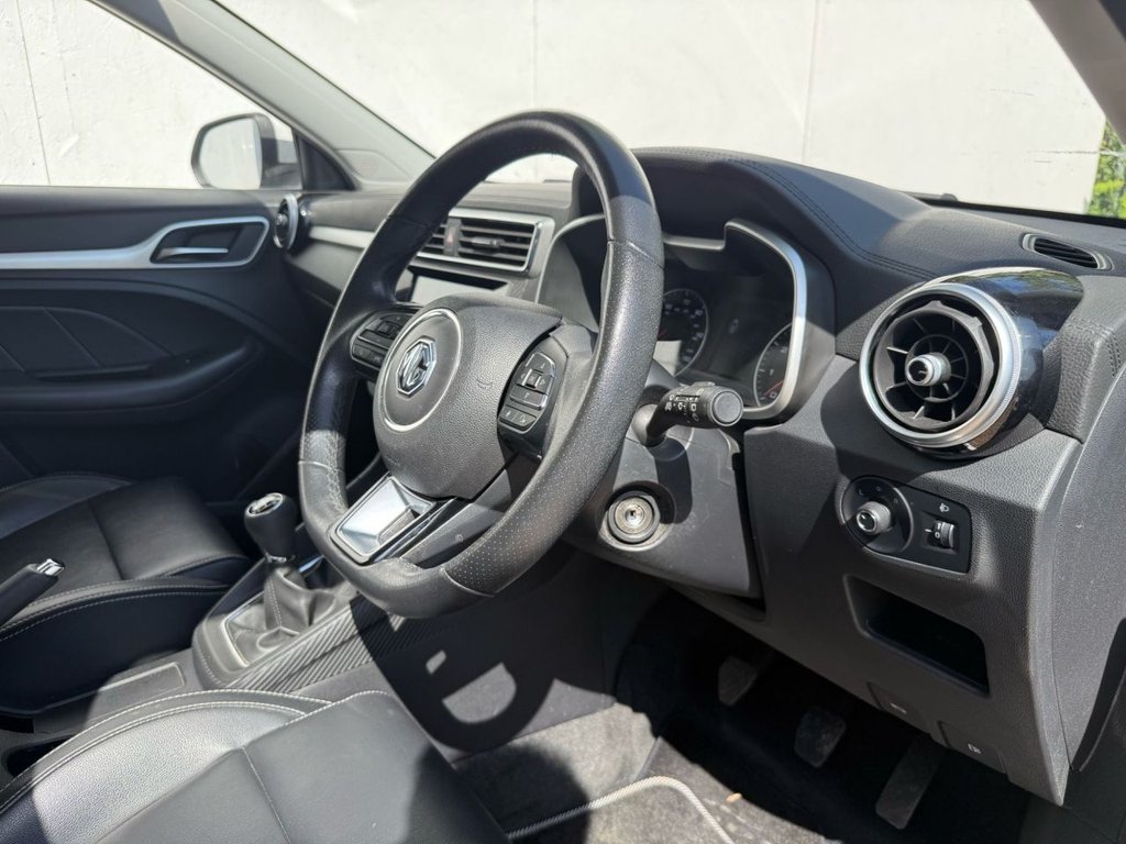 MG ZS