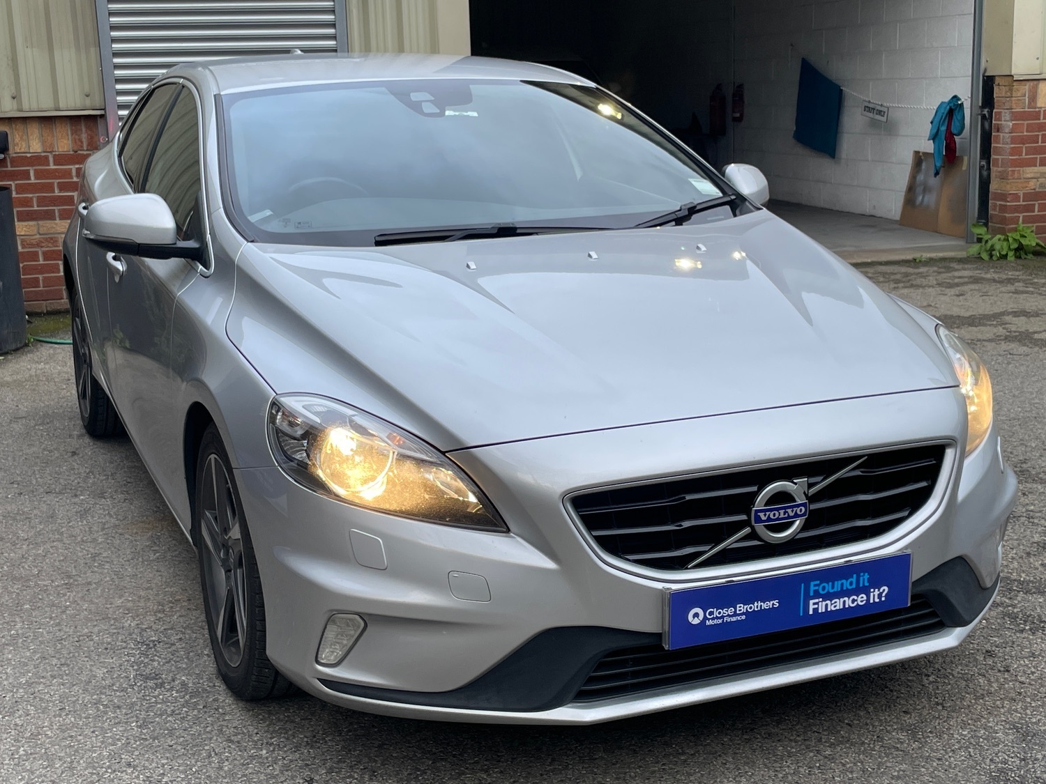 Volvo V40