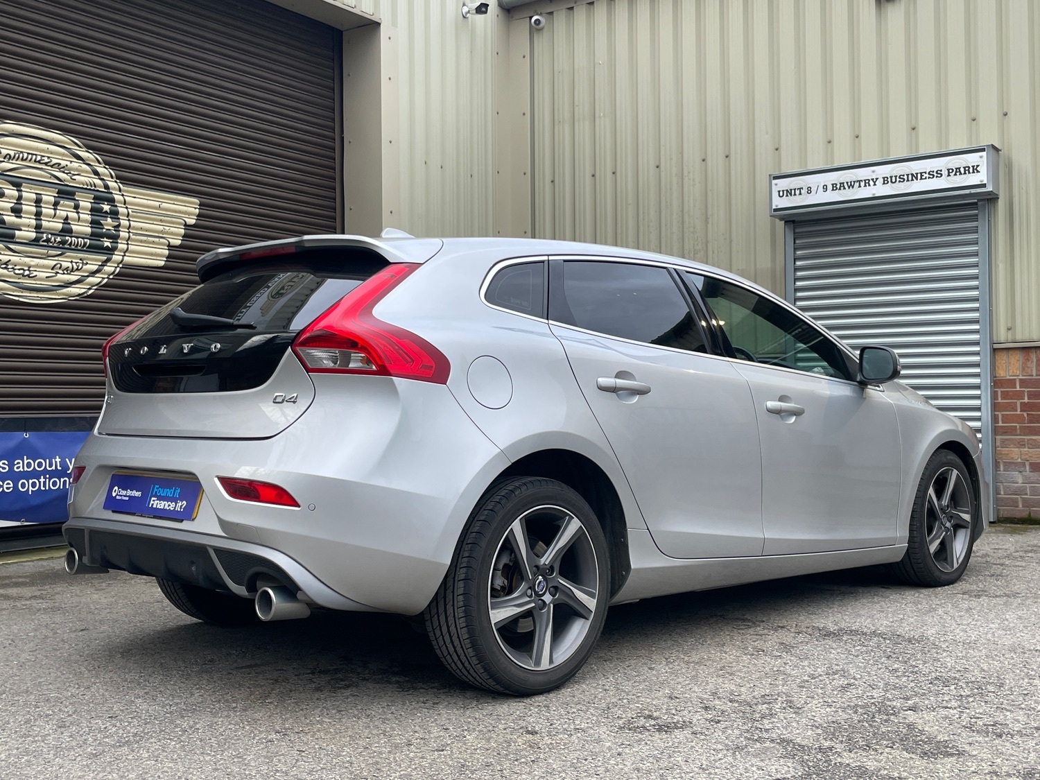 Volvo V40