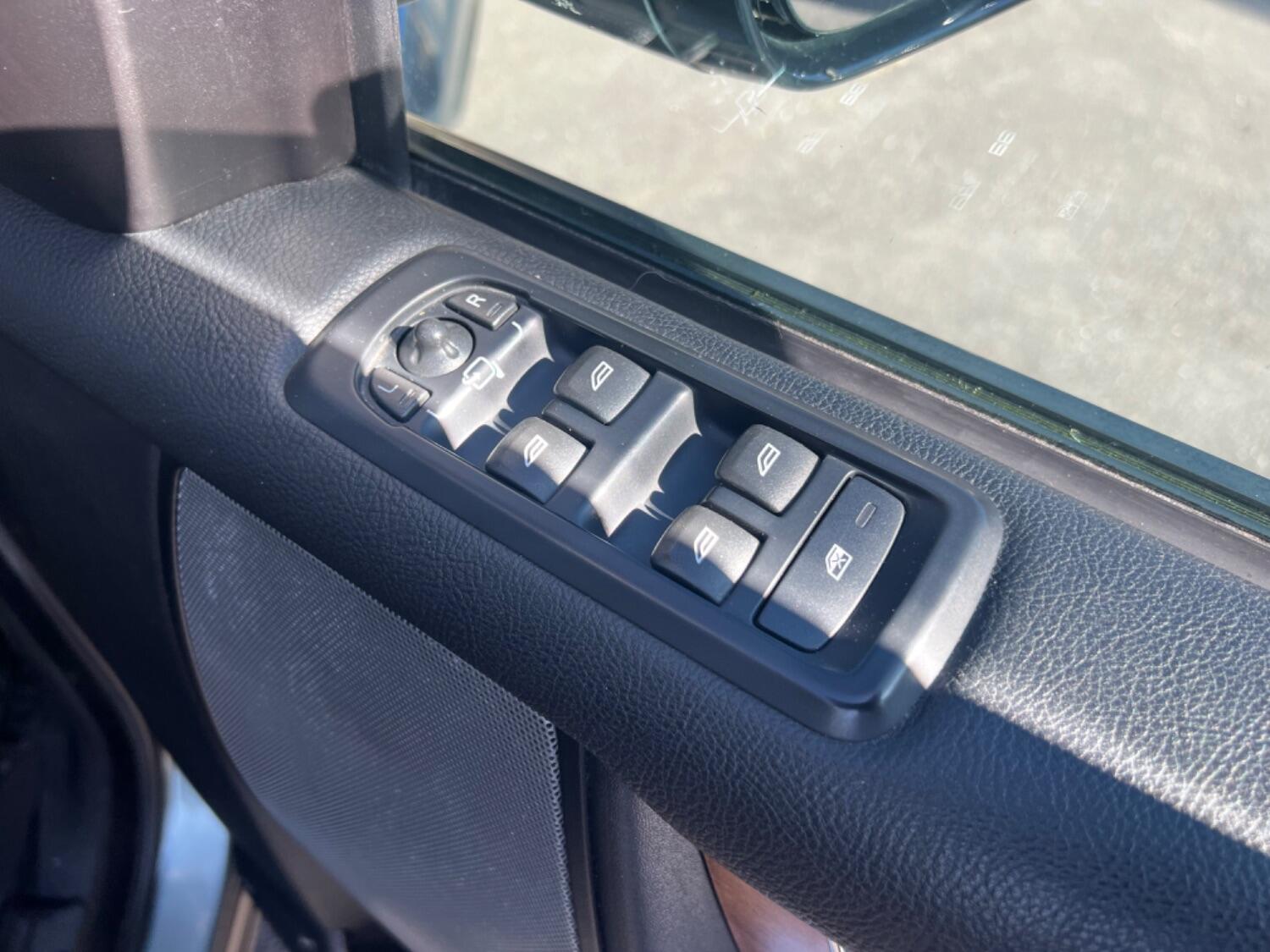 Land Rover Discovery 4