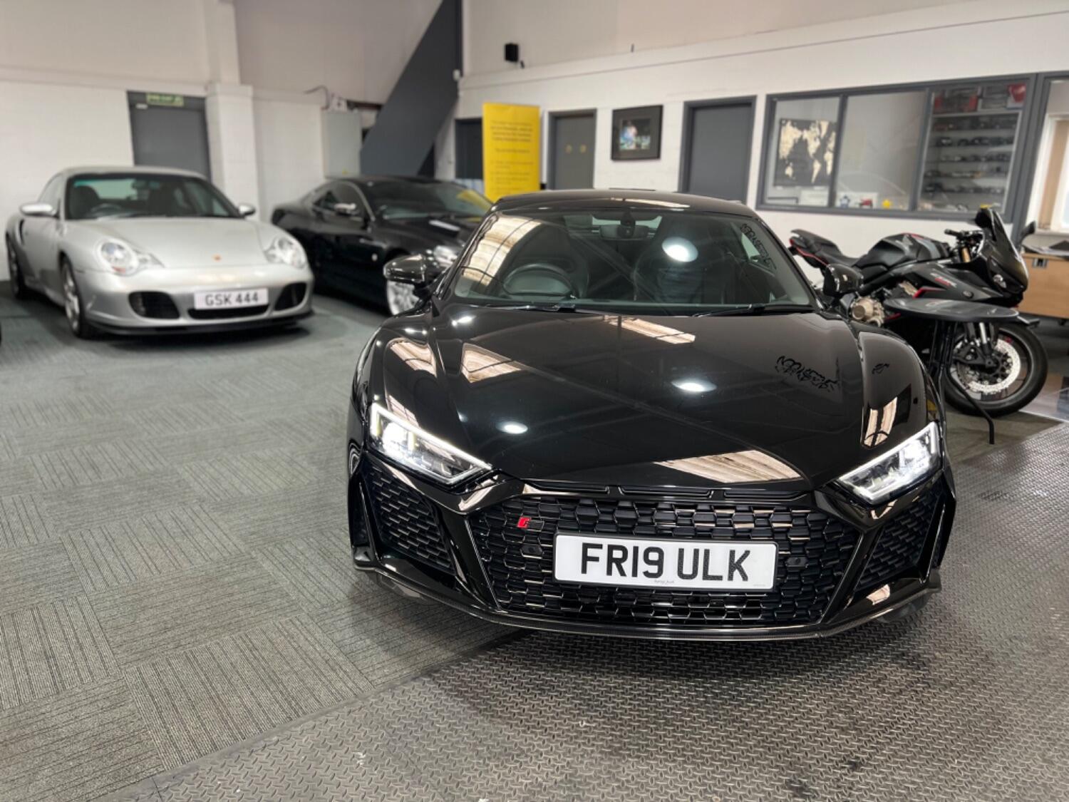 Audi R8