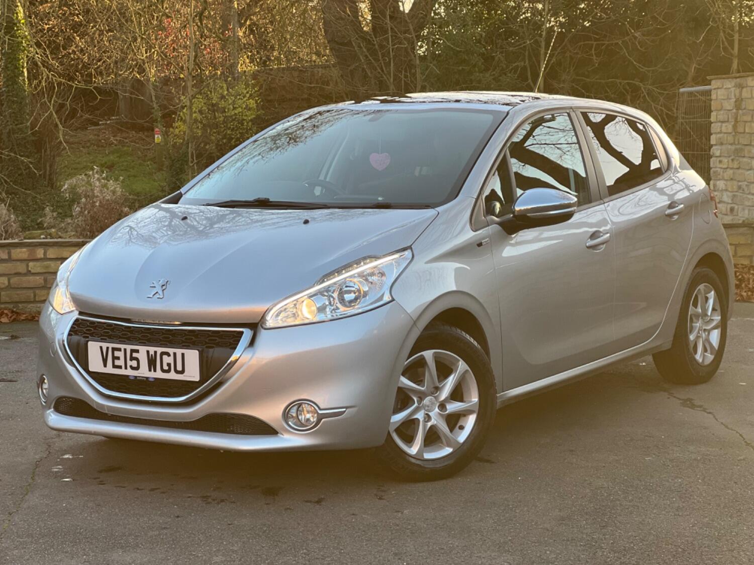 Peugeot 208