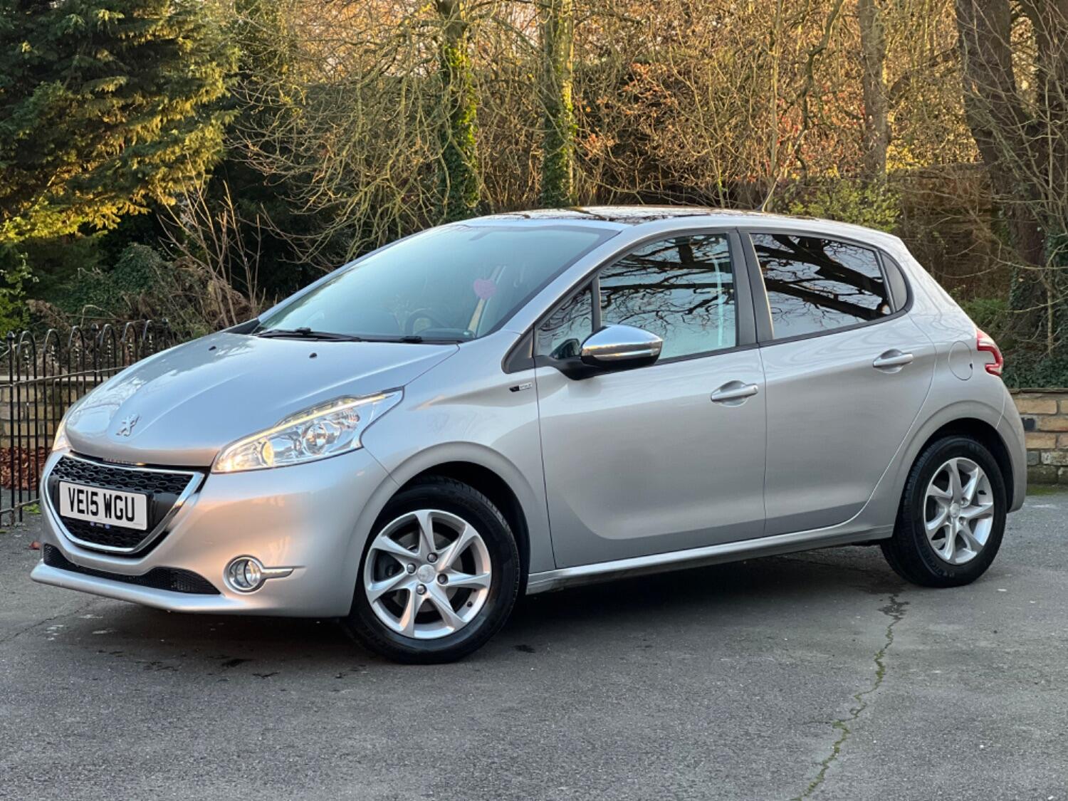 Peugeot 208