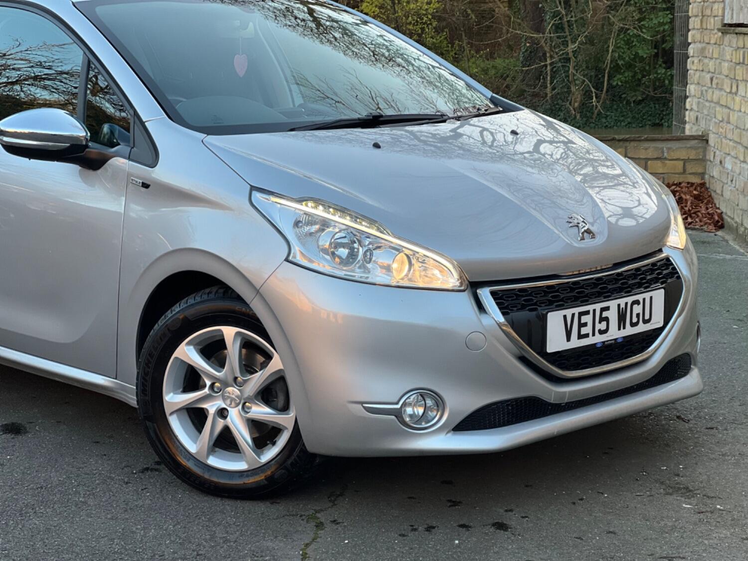 Peugeot 208