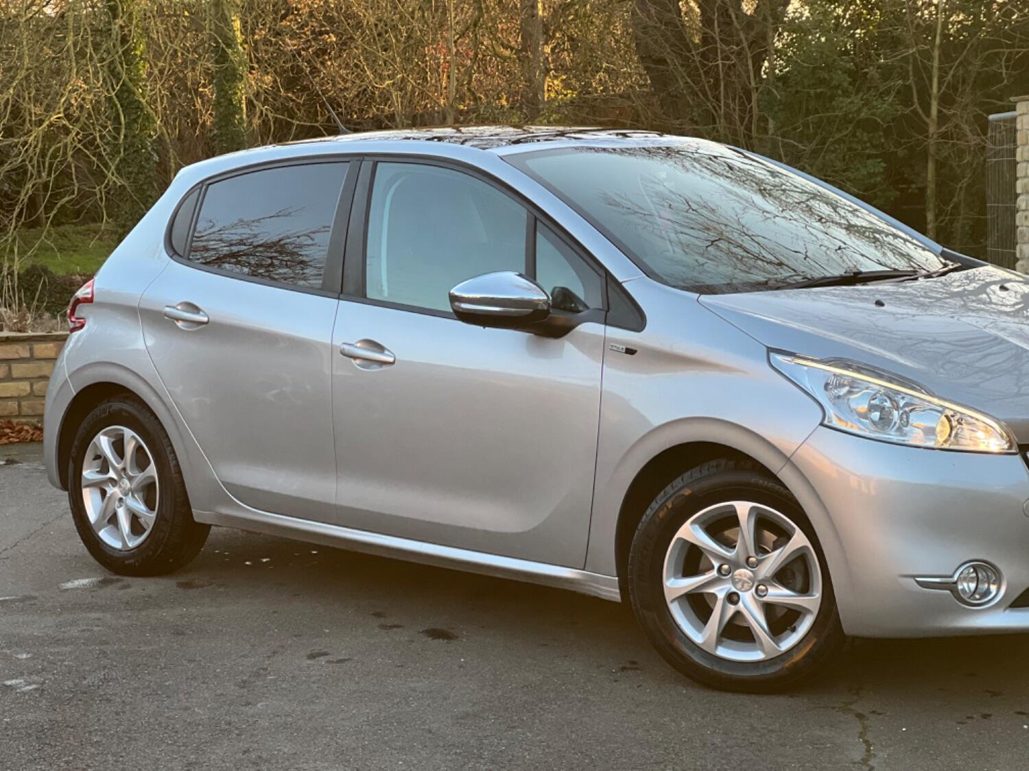 Peugeot 208