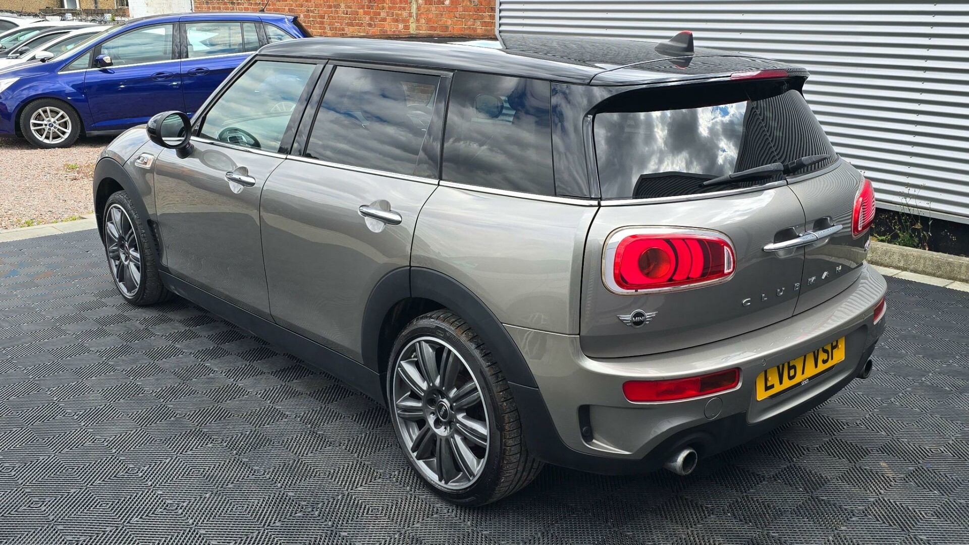 MINI Clubman