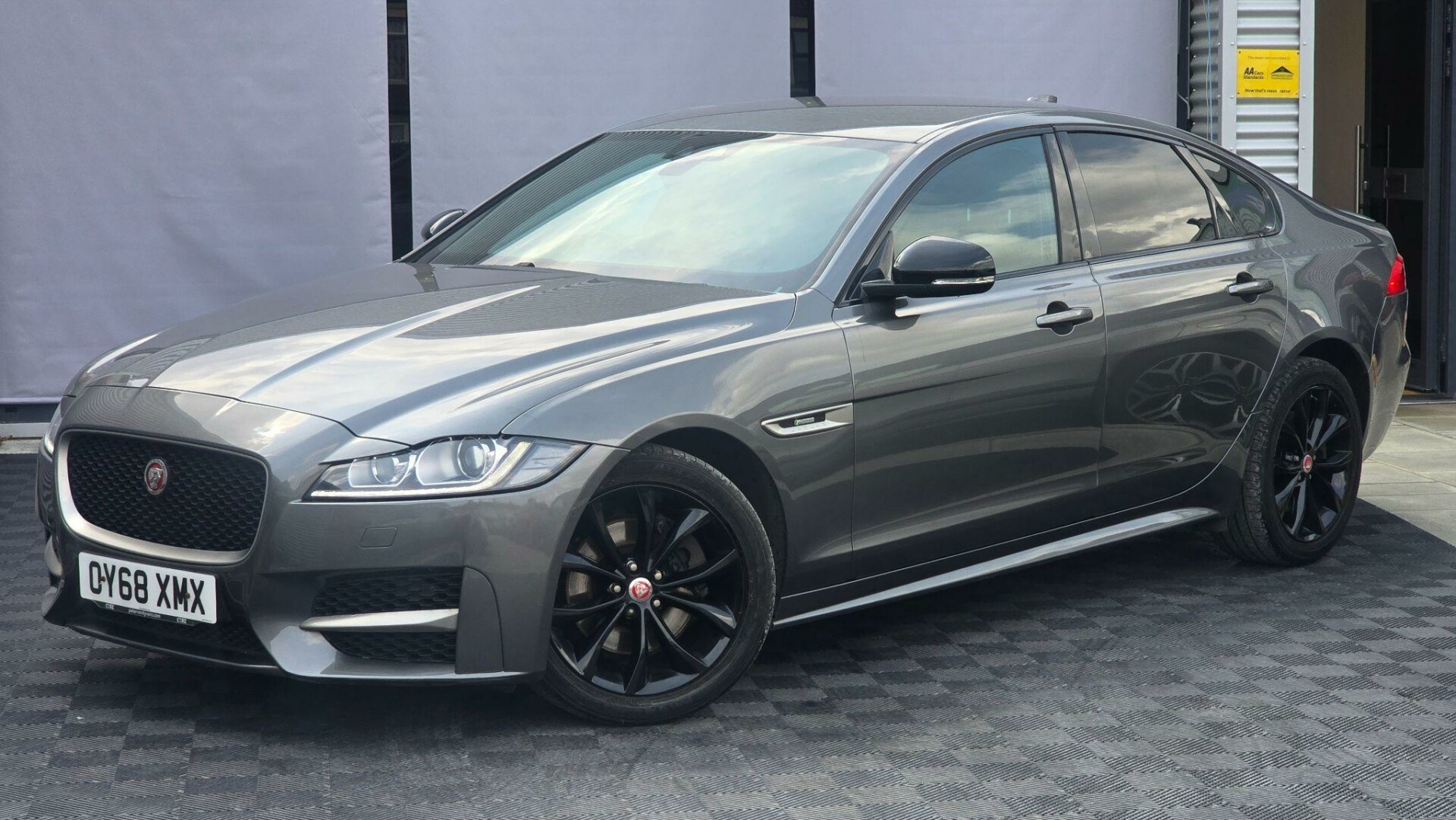 Jaguar XF