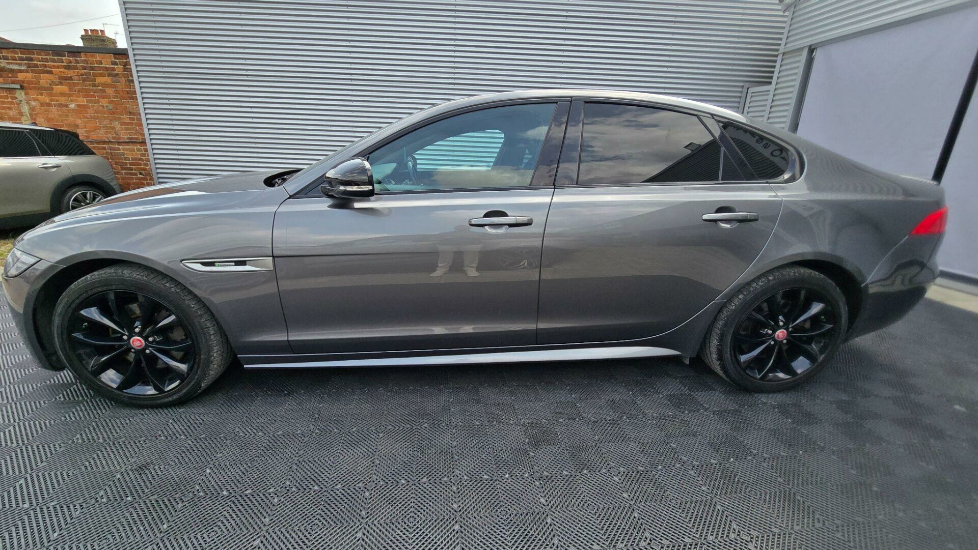 Jaguar XF